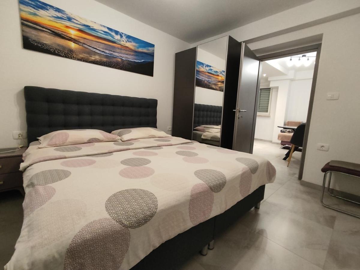 Samec Apartment *